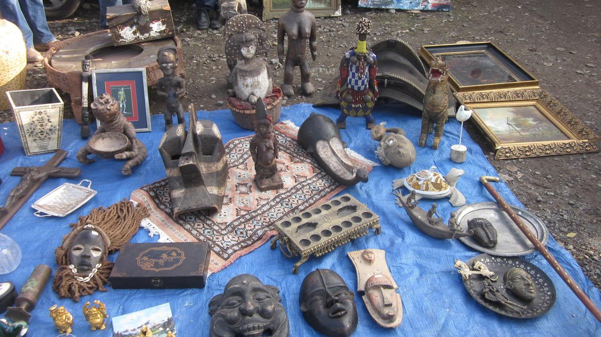 Блошиный рынок в Праге Блошиный рынок в Праге